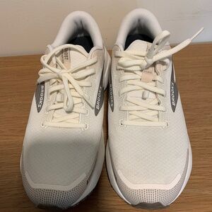 Women’s Brooks ghost 16 weatherized size 10
